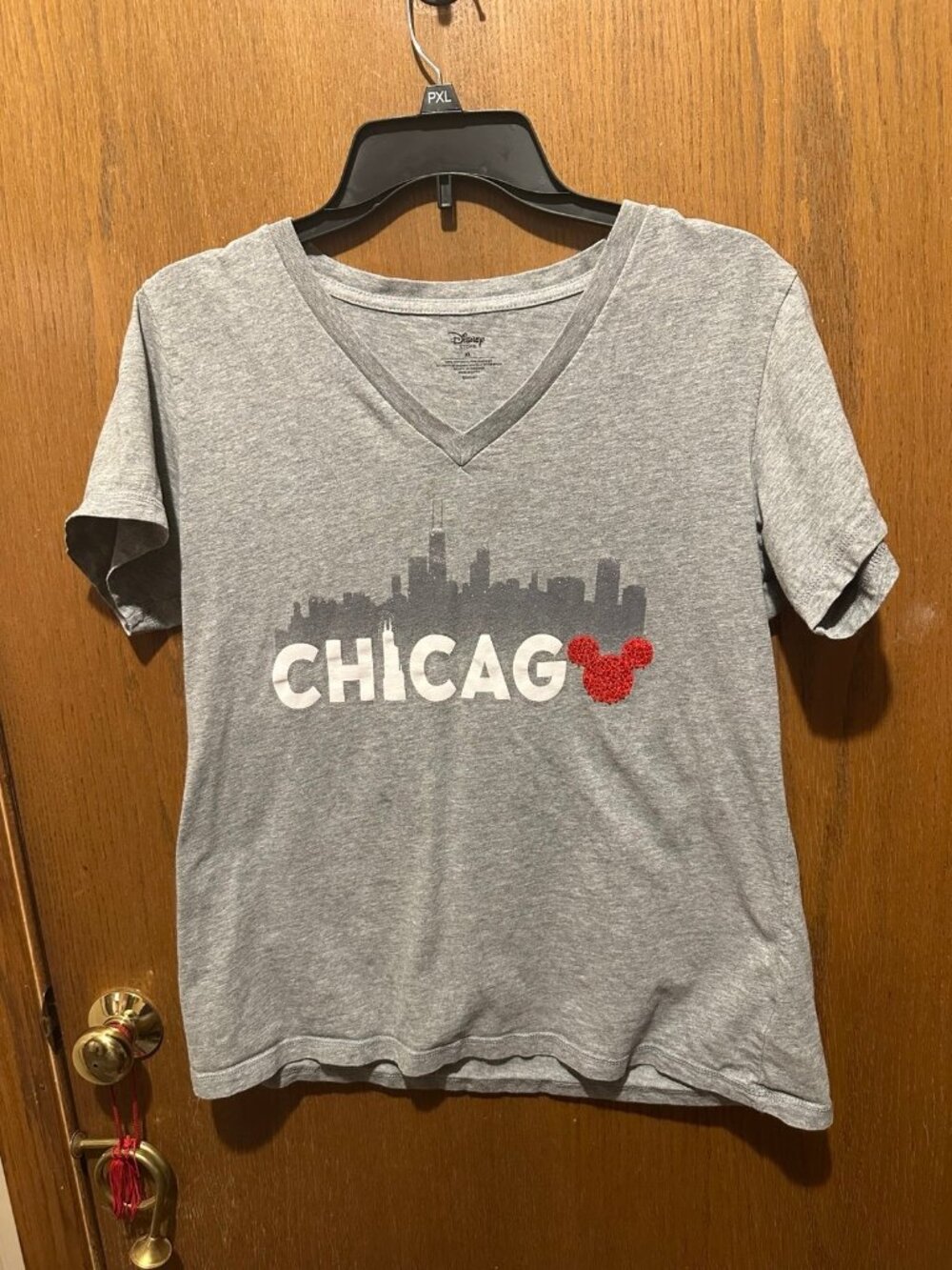 Disney Store Chicago Mickey Mouse V-Neck T-Shirt Gray XL Sequin Graphic
